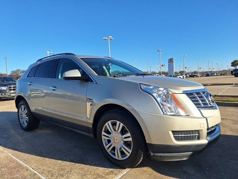 Used 2015 Cadillac SRX FWD image 2