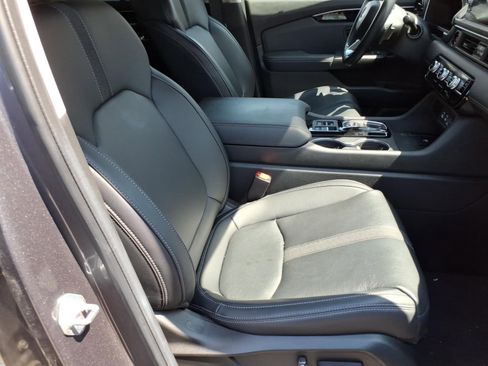 Used 2023 Honda Pilot Touring image 6
