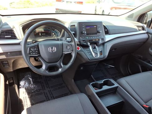 Used 2019 Honda Odyssey LX image 5