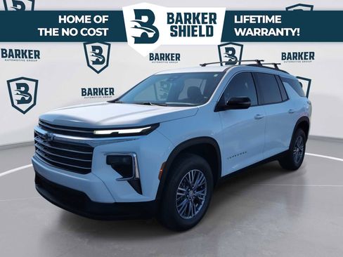 Used 2025 Chevrolet Traverse LT w/ LPO, Floor Liner Package AWD/4WD image 1