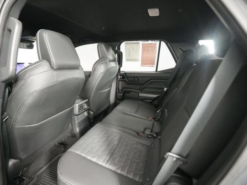 Used 2025 Toyota 4Runner TRD Off-Road Premium AWD/4WD image 13