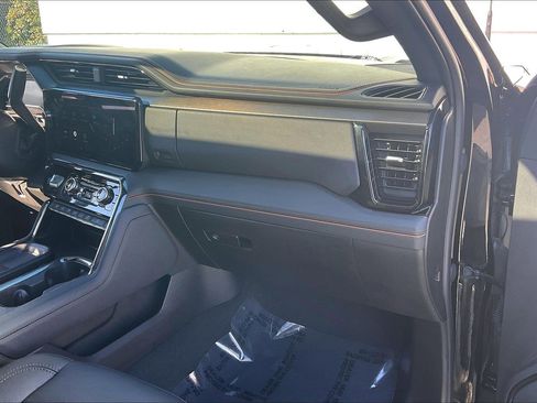 Used 2024 GMC Sierra 2500 AT4 w/ AT4 Premium Plus Package image 21