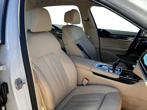 Used 2021 BMW 740i RWD image 7
