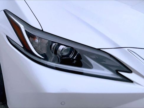 Certified 2025 Lexus ES 350 w/ Premium Package image 28