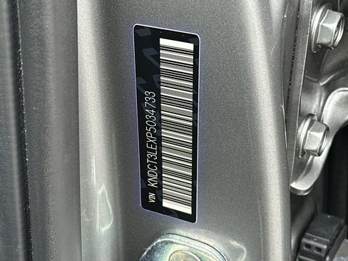 Used 2023 Kia Niro FWD image 36