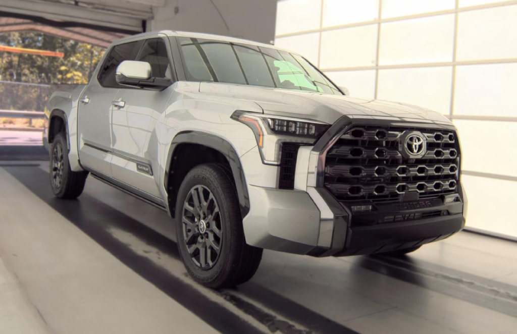 Used 2024 Toyota Tundra Platinum AWD/4WD image 3