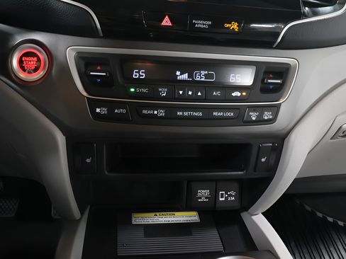 Used 2021 Honda Pilot Special Edition image 9