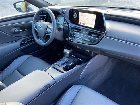 Certified 2024 Lexus ES 350 w/ Premium Package image 25