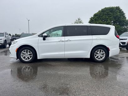 Used 2023 Chrysler Pacifica Touring-L