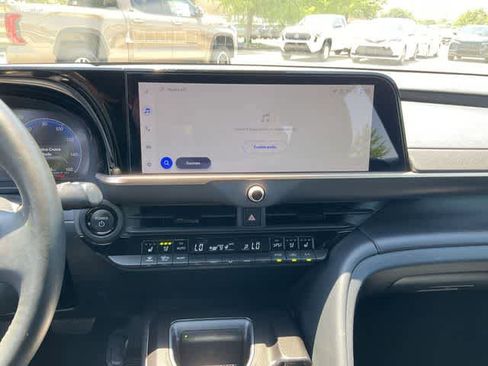 Used 2025 Toyota Crown AWD/4WD image 20