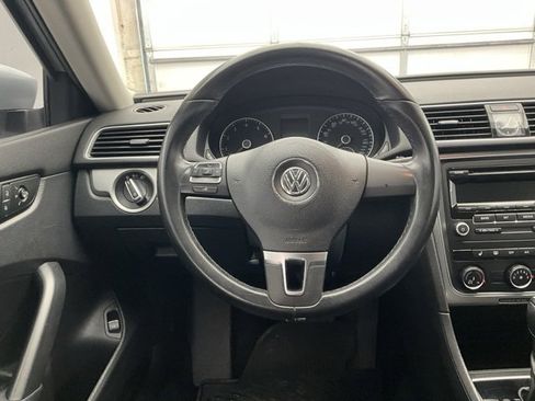 Used 2014 Volkswagen Passat Wolfsburg Edition image 7