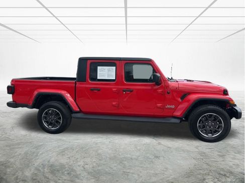 Used 2023 Jeep Gladiator Overland image 3