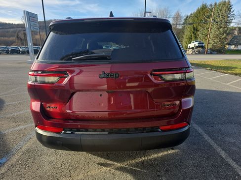 New 2025 Jeep Grand Cherokee L Limited image 4