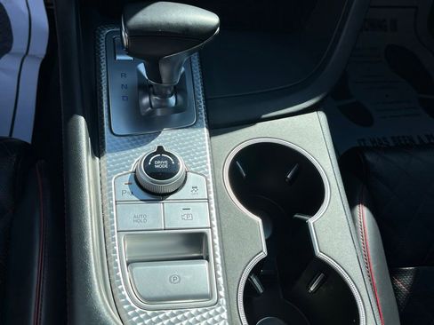 Used 2022 Genesis G70 3.3T RWD image 16