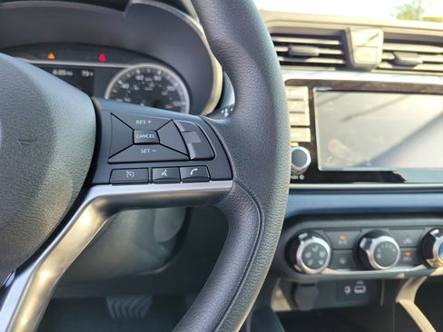 Used 2025 Nissan Versa SV w/ Trunk Package image 23