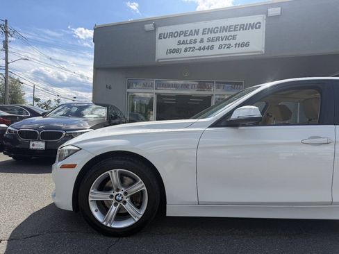 Used 2014 BMW 320i xDrive Sedan AWD/4WD image 9
