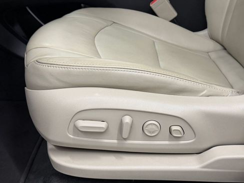 Used 2020 Buick Enclave Premium AWD/4WD image 13