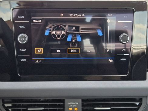 New 2027 Volkswagen Jetta SE FWD image 17