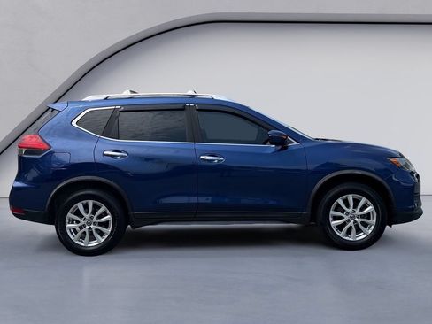 Used 2017 Nissan Rogue SV FWD image 6