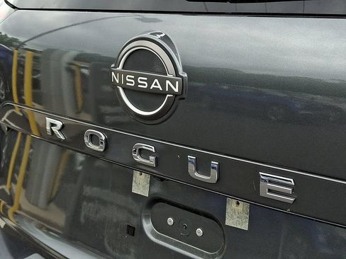 Used 2023 Nissan Rogue SV AWD/4WD image 30