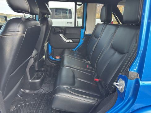Used 2014 Jeep Wrangler Unlimited Sahara image 14