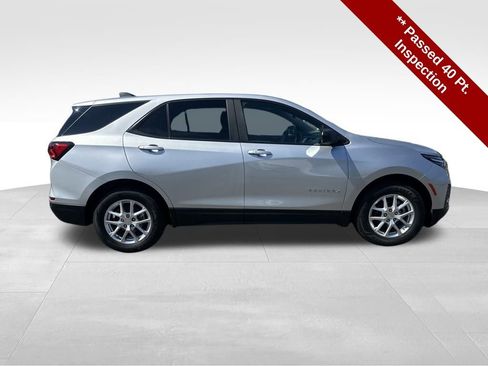 Used 2022 Chevrolet Equinox LS w/ LS Convenience Package image 9