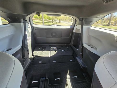 Used 2023 Toyota Sienna XSE w/ XSE Plus Package image 38