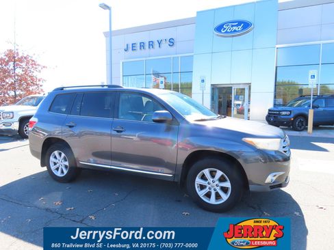 Used 2013 Toyota Highlander SE image 1