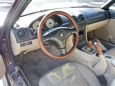 Used 2000 MAZDA MX-5 Miata SE image 9