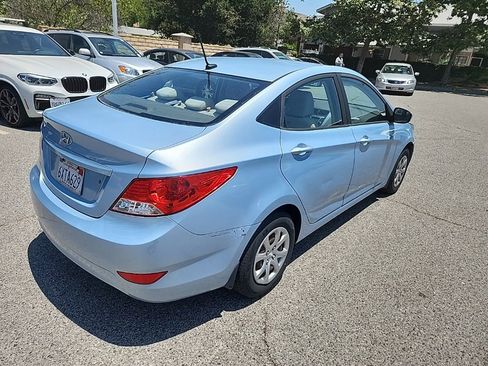 Used 2013 Hyundai Accent GLS FWD image 5