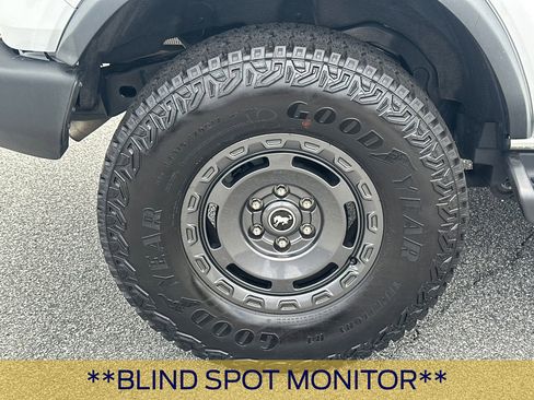 Certified 2025 Ford Bronco Outer Banks w/ Sasquatch Package AWD/4WD image 19