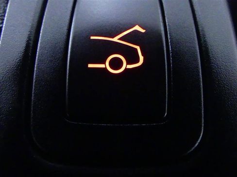 Used 2020 Tesla Model S Long Range Plus image 27