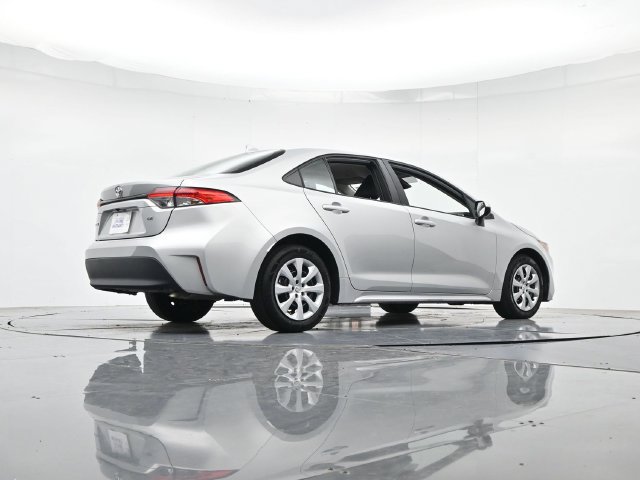 Used 2024 Toyota Corolla LE FWD image 32