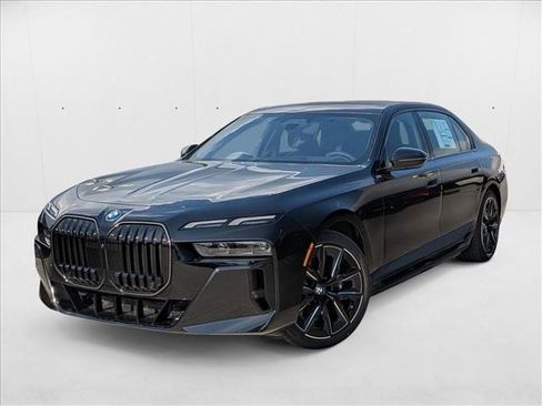 Used 2026 BMW i7 eDrive50 w/ M Sport Package image 1