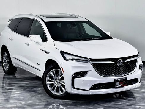 Used 2023 Buick Enclave Avenir w/ Avenir Technology Package AWD/4WD image 3