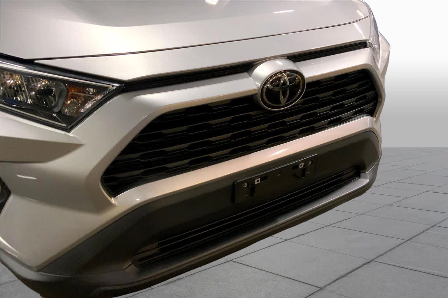 Used 2020 Toyota RAV4 XLE w/ Convenience Package AWD/4WD image 30
