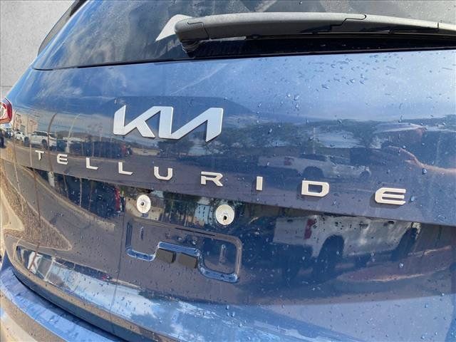 Used 2025 Kia Telluride S FWD image 16