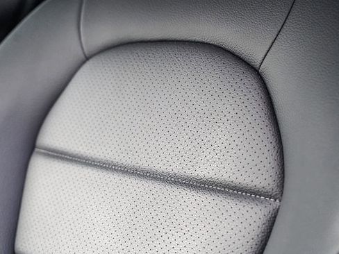 Used 2021 Mercedes-Benz GLC 300 image 23