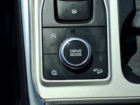 Used 2023 Ford Explorer XLT w/ Equipment Group 202A AWD/4WD image 19