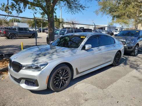 Used 2018 BMW 750i xDrive image 1
