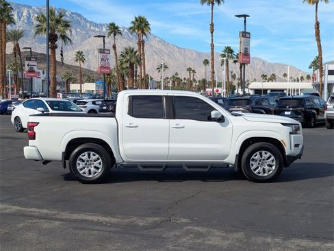 Used 2022 Nissan Frontier SV w/ Technology Package image 5