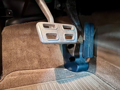 Used 2000 Chevrolet Corvette Coupe w/ Memory Pkg image 16