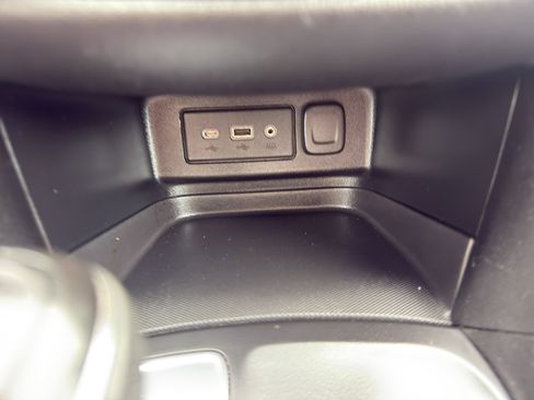 Used 2019 Chevrolet Equinox LT FWD image 20