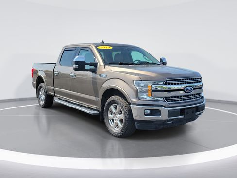 Used 2019 Ford F150 Lariat image 2