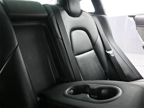 Used 2019 Tesla Model 3 Standard Range Plus image 19