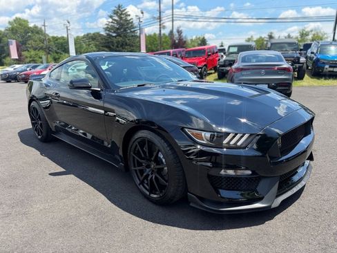 Used 2017 Ford Mustang Shelby GT350 RWD image 2