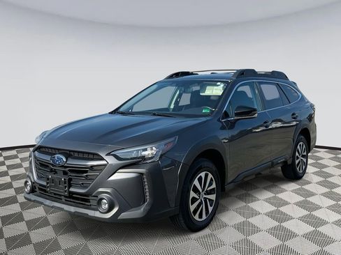 Used 2023 Subaru Outback Premium image 5