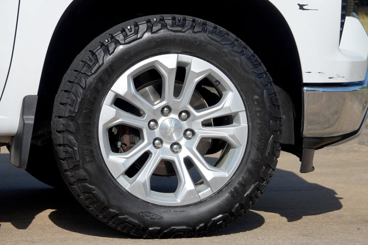 Used 2022 Chevrolet Silverado 1500 LTZ AWD/4WD image 30