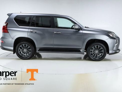 Used 2022 Lexus GX 460 Premium w/ Accessory Package image 10