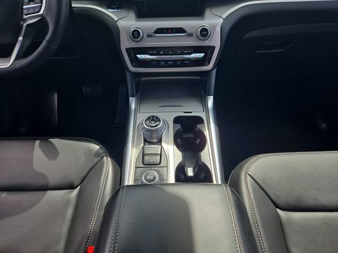 Used 2023 Ford Explorer XLT w/ Equipment Group 202A AWD/4WD image 21